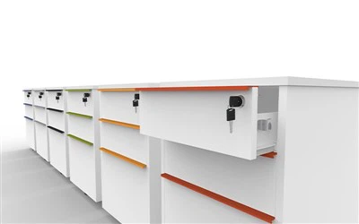 Mobile in legno a tre cassetti